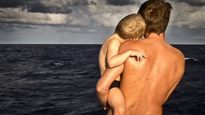 Papa et Timéo cherche l'horizon
